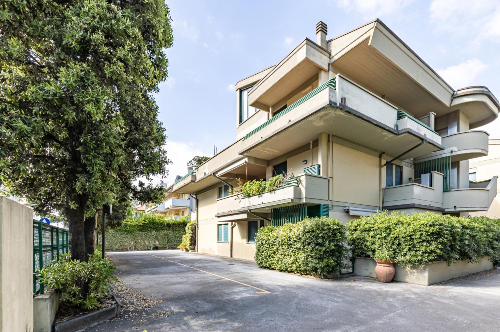 Two-Levels Apartment With Terrace And Parking Viareggio Zewnętrze zdjęcie